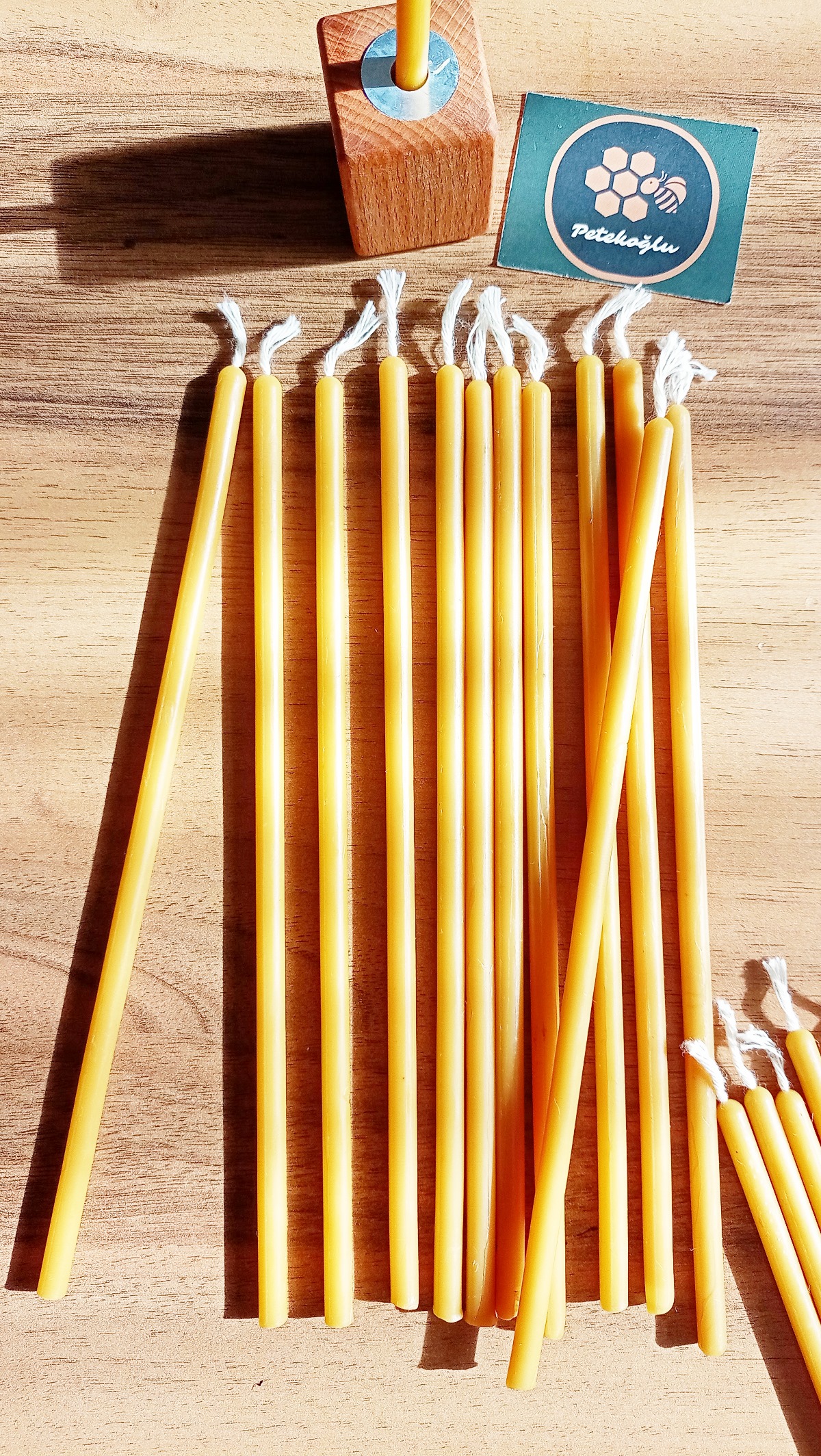 (15 Adet) Balmumu Mum Ve (1 Adet ) Özel Dizayn Ahşap Mumluk Dilek Mumu Doğal Petek Mum Beeswax Candl