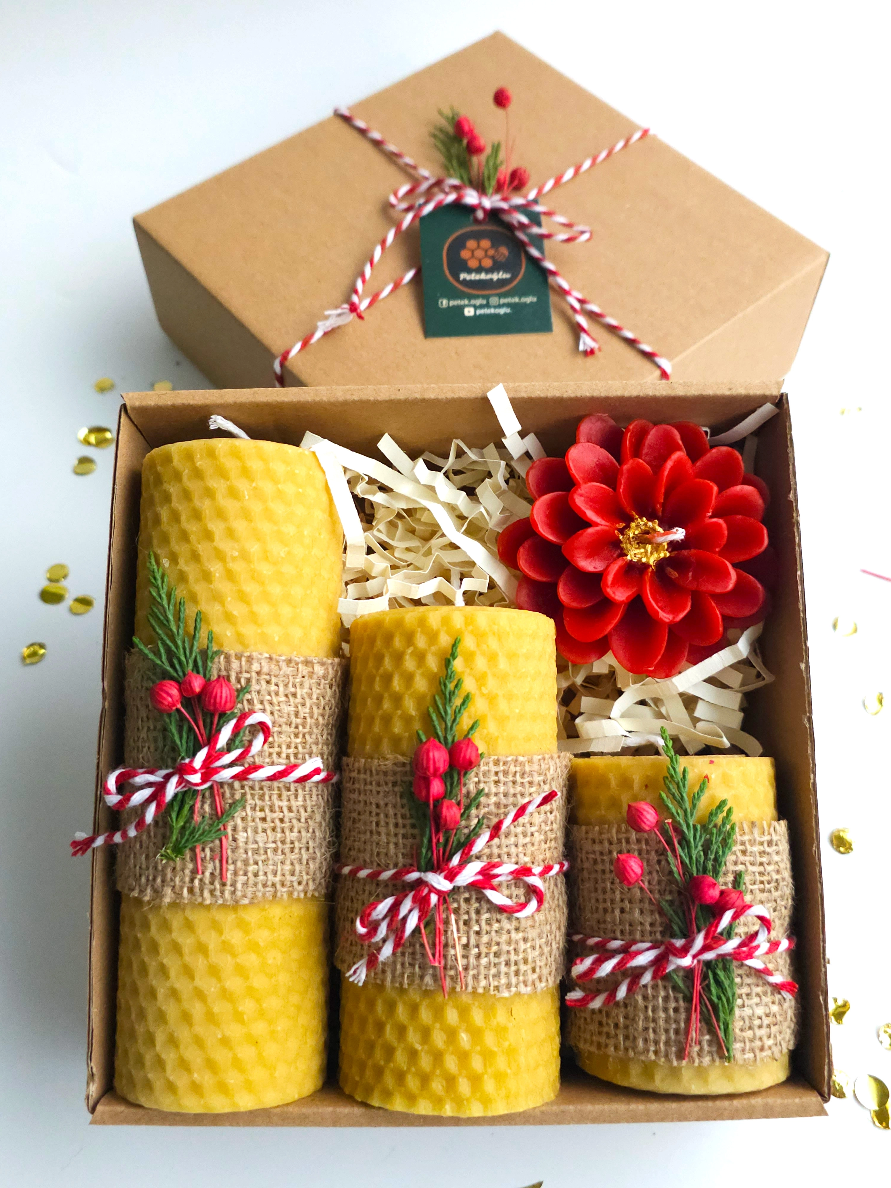 Doğal Balmumu Mum (Beeswax Candle) Yeni Yıl ve Yılbaşı Hediye Kutusu – 3’lü El Yapımı Dekoratif Set