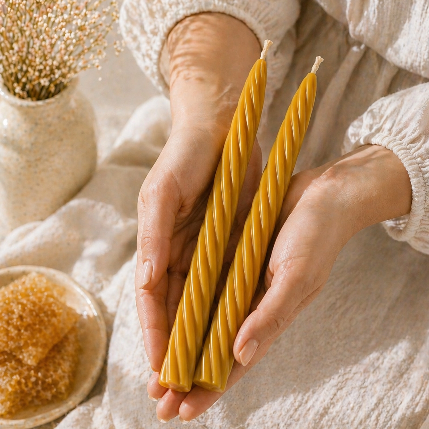 Petekoğlu Balmumu Mum (Beeswax Candle) 2 Adet Doğal Sarı Kalın Burgulu Şamdan Mumu 27.5 cm Dekoratif Mum